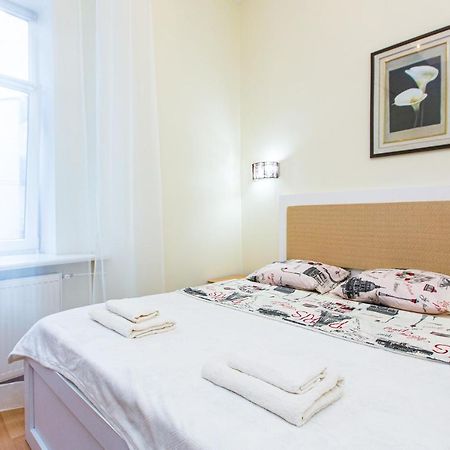 Біля Дзиги Сучасна Квартира На Вулиці Вірменській 35 Lviv Bagian luar foto