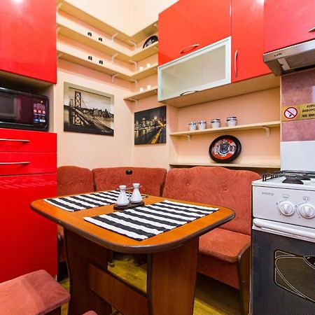 Біля Дзиги Сучасна Квартира На Вулиці Вірменській 35 Lviv Bagian luar foto