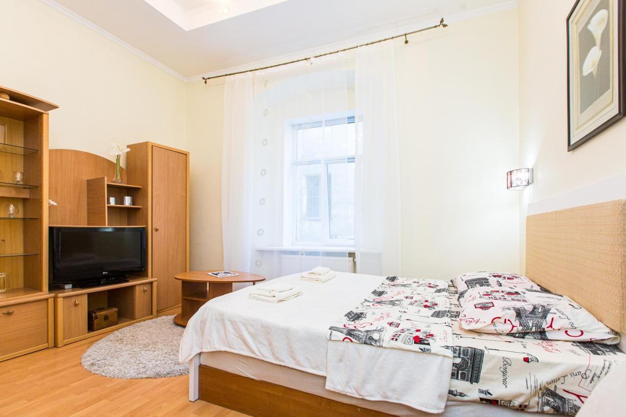 Біля Дзиги Сучасна Квартира На Вулиці Вірменській 35 Lviv Bagian luar foto