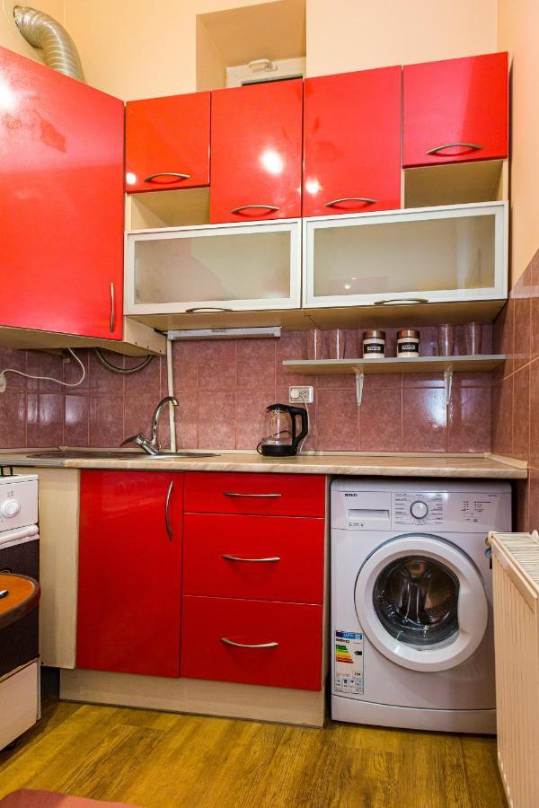 Біля Дзиги Сучасна Квартира На Вулиці Вірменській 35 Lviv Bagian luar foto