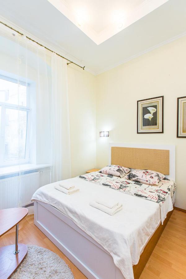 Біля Дзиги Сучасна Квартира На Вулиці Вірменській 35 Lviv Bagian luar foto