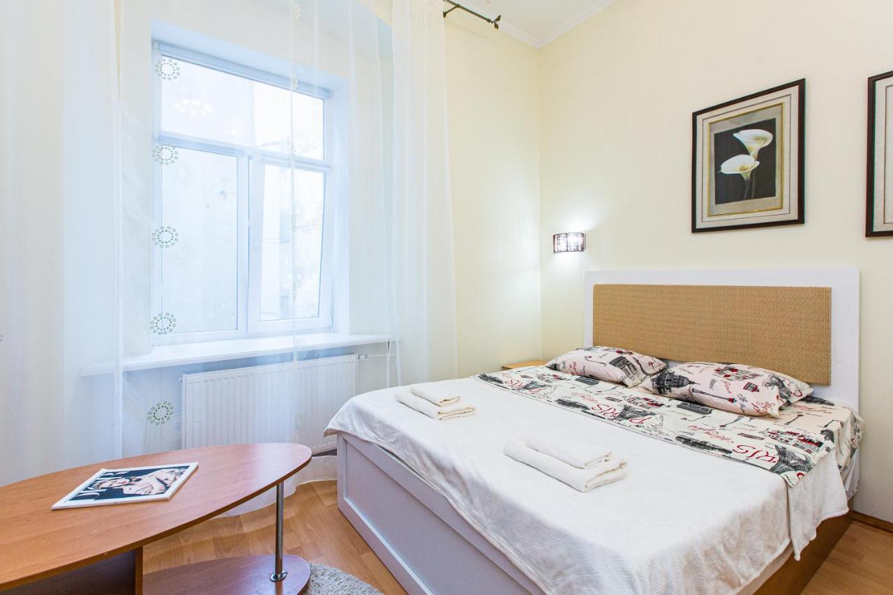Біля Дзиги Сучасна Квартира На Вулиці Вірменській 35 Lviv Bagian luar foto