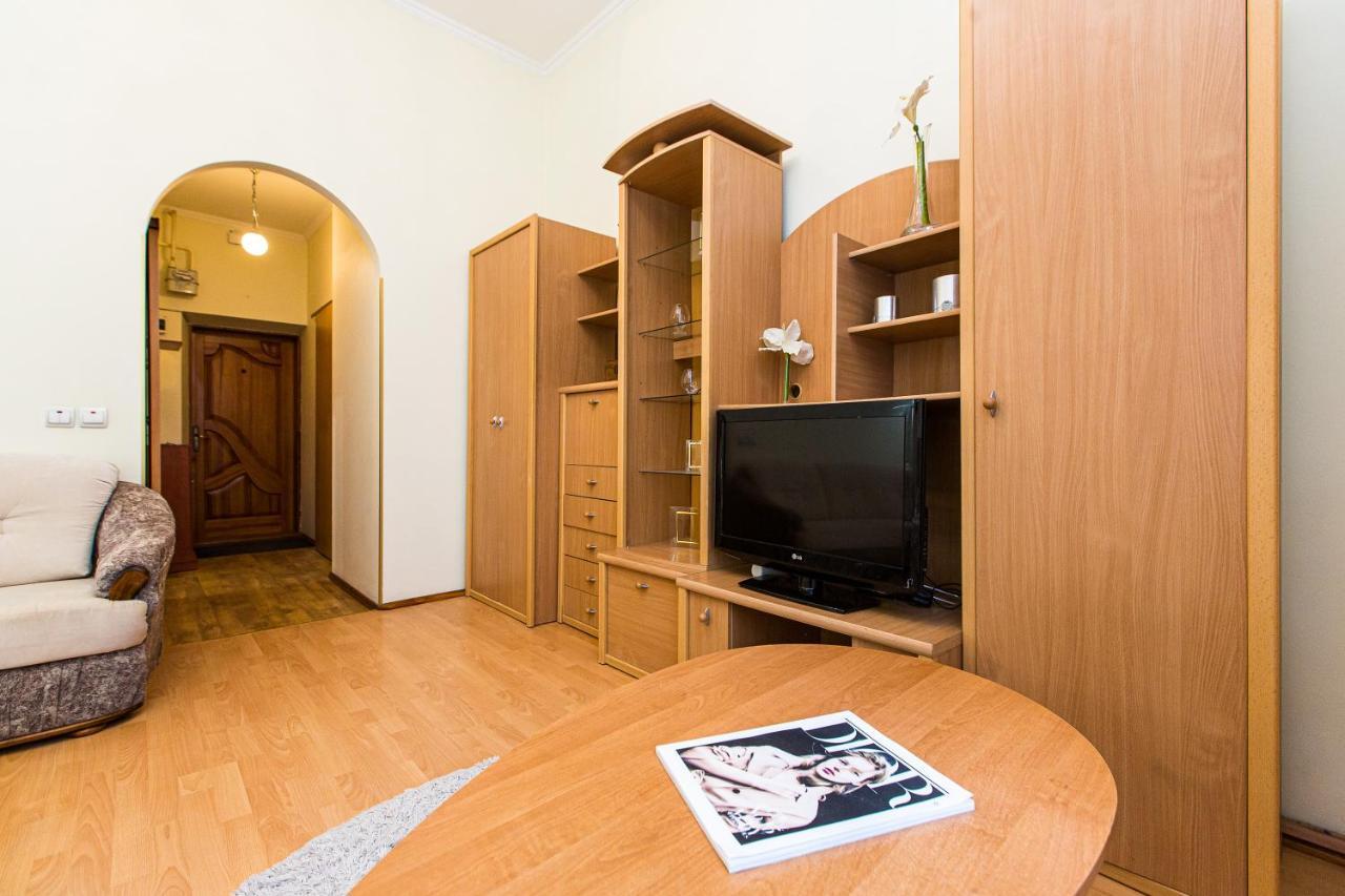 Біля Дзиги Сучасна Квартира На Вулиці Вірменській 35 Lviv Bagian luar foto