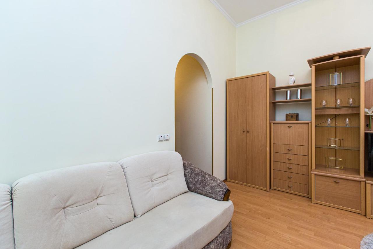 Біля Дзиги Сучасна Квартира На Вулиці Вірменській 35 Lviv Bagian luar foto