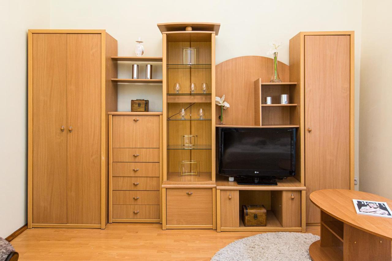 Біля Дзиги Сучасна Квартира На Вулиці Вірменській 35 Lviv Bagian luar foto